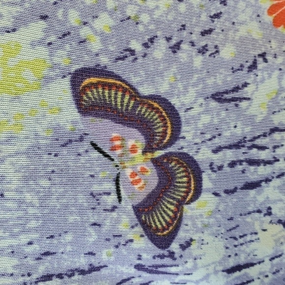 AMBRA, Light weight pull over sweater. With beautiful butterfly design. Size sm - Picture 3 of 8